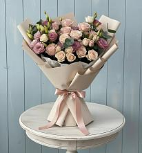 Букет цветов из:  Розы и Лизиантусы в Устье Вологодская область