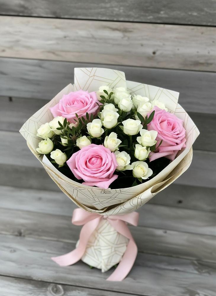 Букет цветов из: Розы в Устье Вологодская область