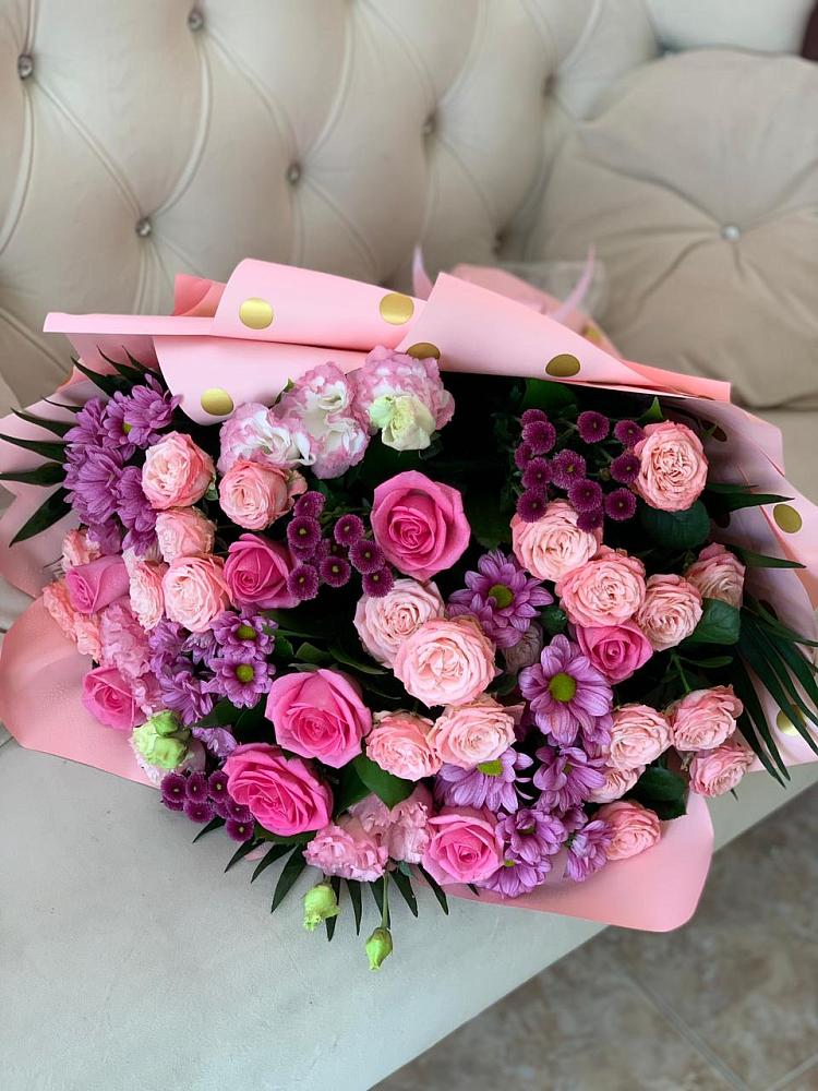 Букет цветов из: Хризантемы, Розы и Лизиантусы в Устье Вологодская область