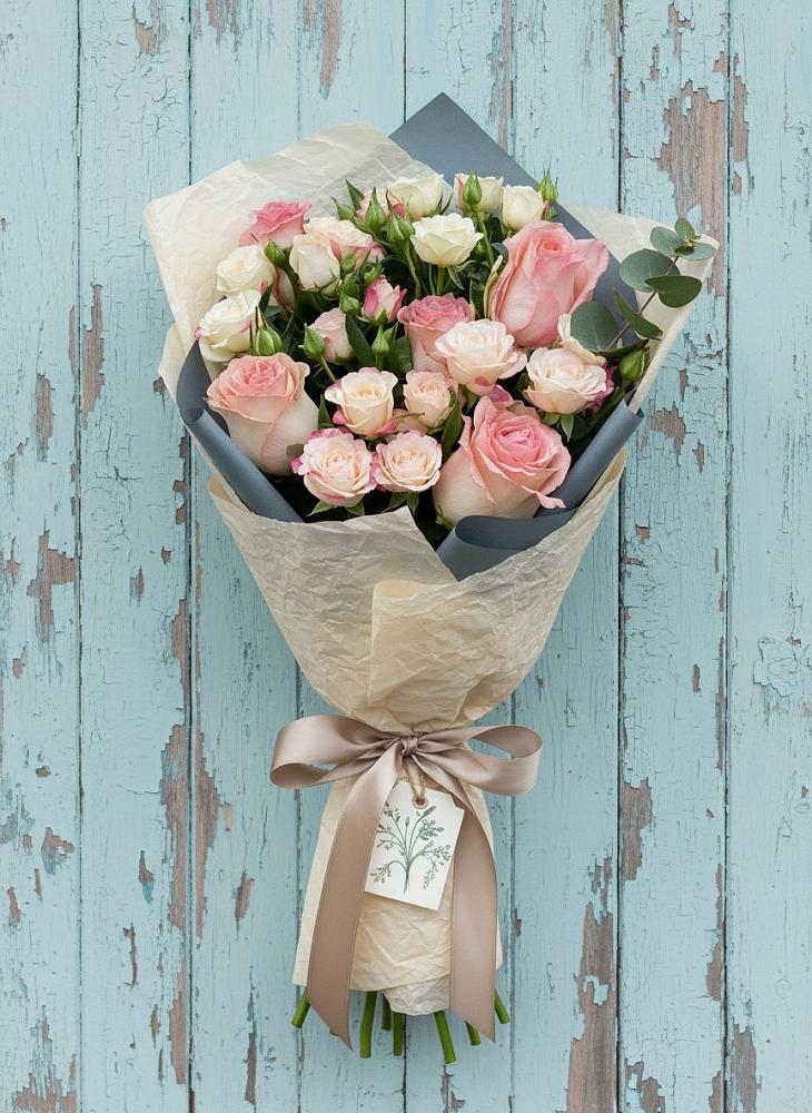 Букет цветов из: Розы в Устье Вологодская область