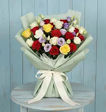 Букет цветов из:  Розы в Устье Вологодская область