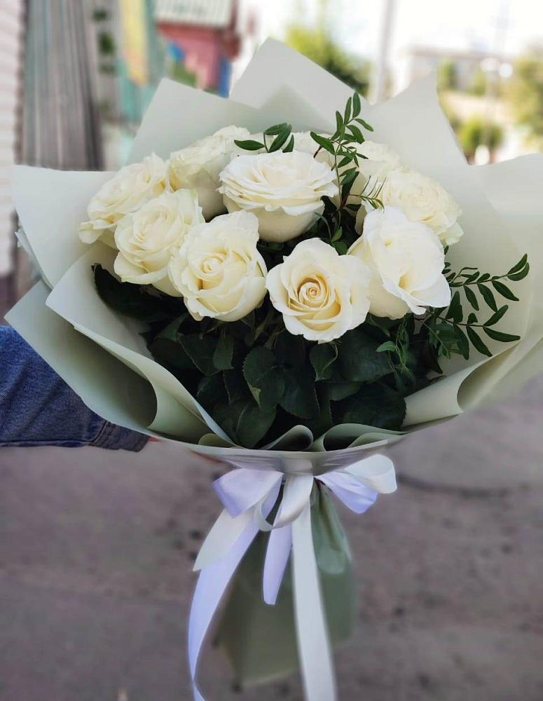 Букет Белые розы Проуд в Устье Вологодская область