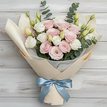 Букет цветов из:  Лизиантусы в Устье Вологодская область