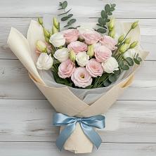 Букет цветов из:  Лизиантусы в Устье Вологодская область