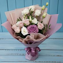 Букет цветов из:  Розы и Лизиантусы в Устье Вологодская область