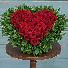 Цветочная композиция из Розы в виде сердца в Устье Вологодская область