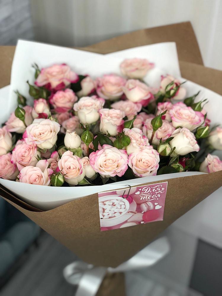 Букет цветов из: Розы в Устье Вологодская область