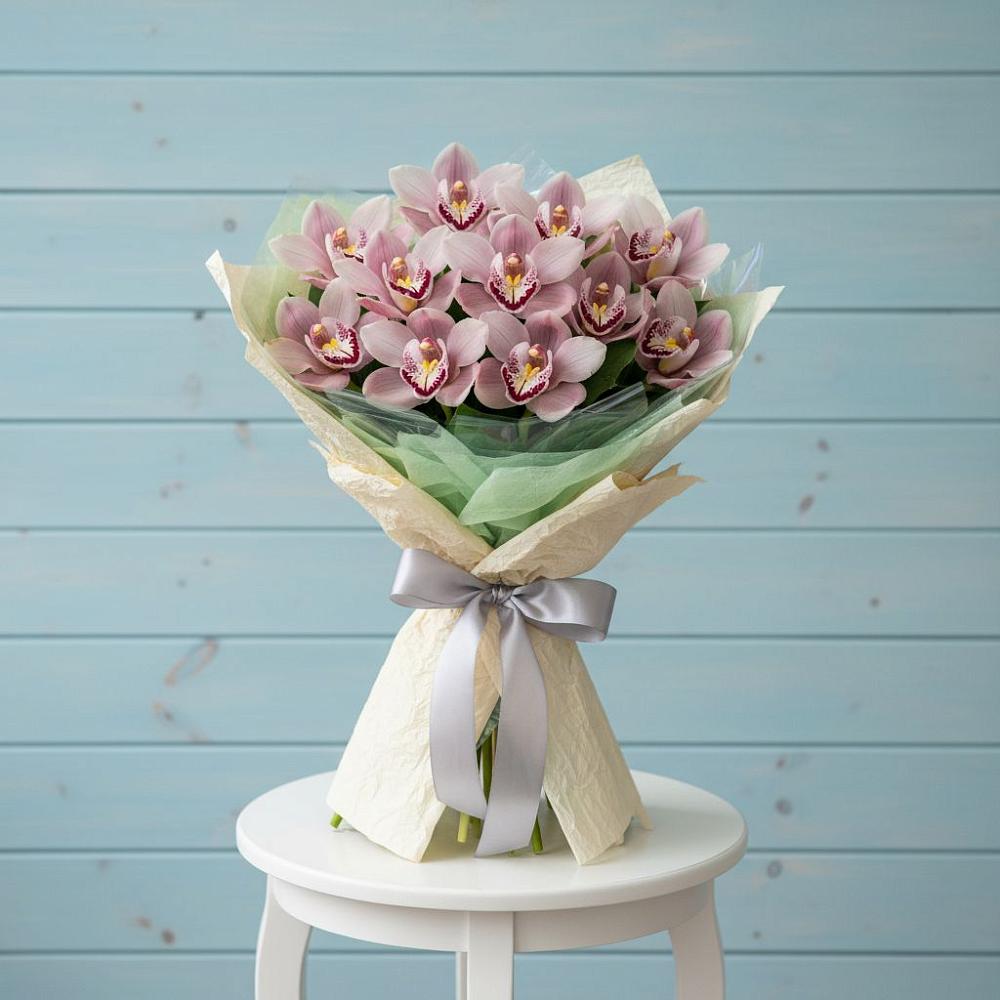 Букет цветов из: Орхидеи и Розы в Устье Вологодская область