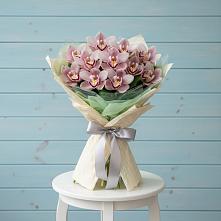 Букет цветов из:  Орхидеи и Розы в Устье Вологодская область