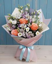 Букет цветов из:  Лизиантусы, Розы, Альстромерии и Гипсофила в Устье Вологодская область