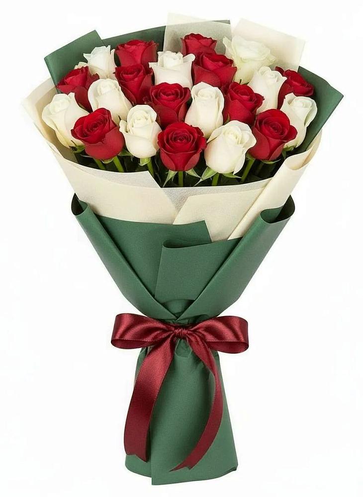 Букет Микс из красных и белых роз в Устье Вологодская область