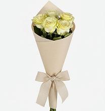 Букет цветов из:  Розы в Устье Вологодская область