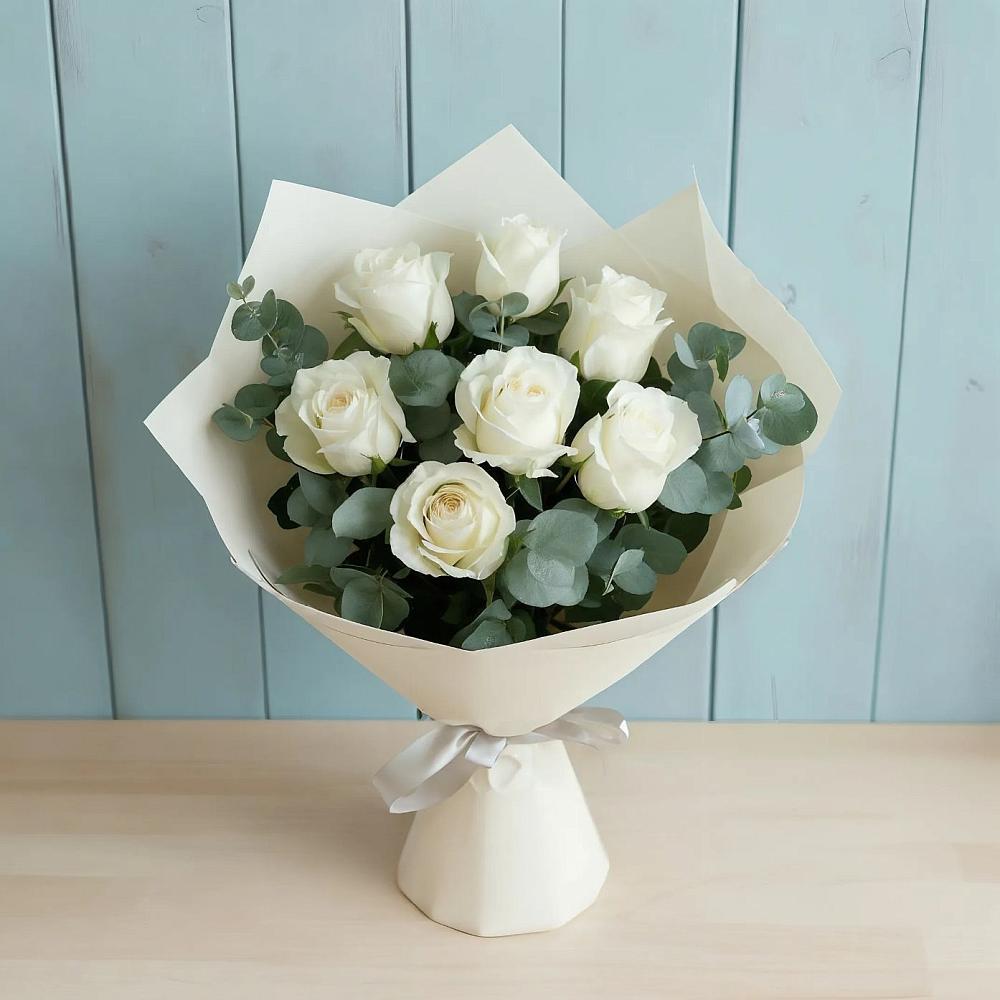 Букет Белые розы в Эвкалипте в Устье Вологодская область