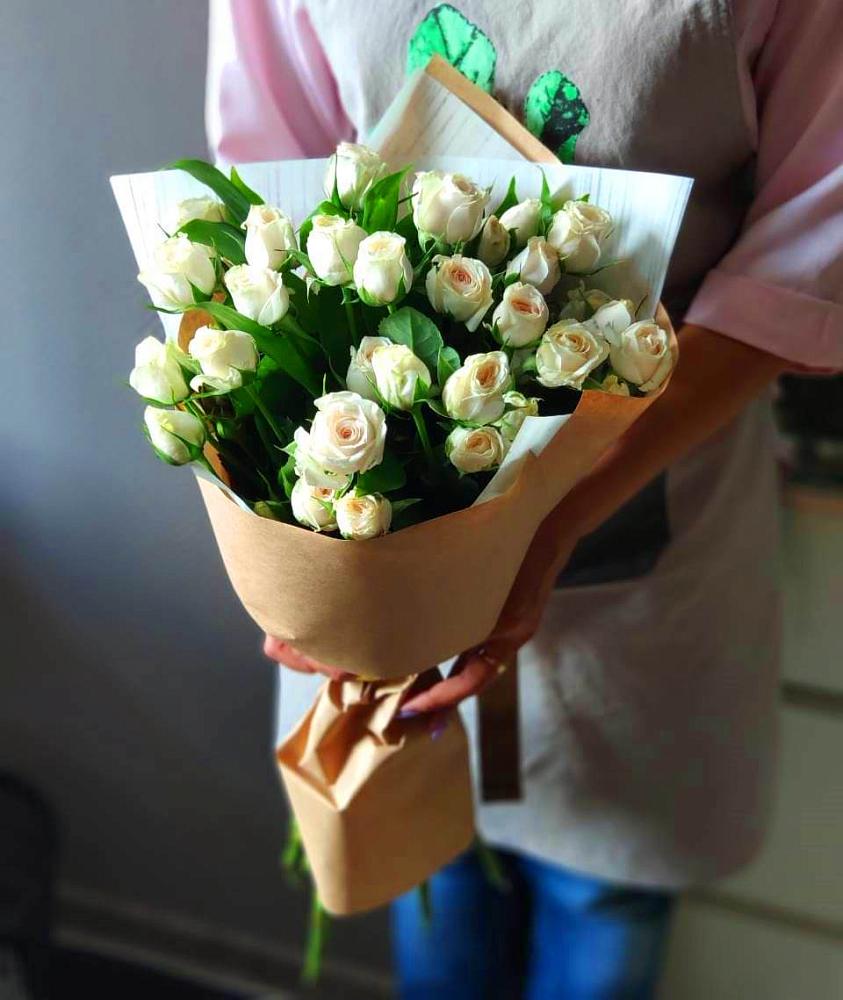 Букет цветов из: Розы в Устье Вологодская область