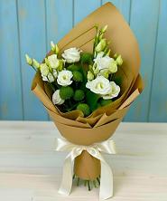 Букет цветов из:  Хризантемы и Лизиантусы в Устье Вологодская область