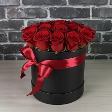 Цветочная композиция из Розы в шляпной коробке в Устье Вологодская область