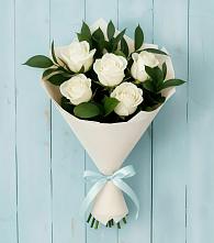 Букет цветов из:  Розы в Устье Вологодская область