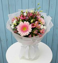 Букет цветов из:  Герберы, Альстромерии и Лизиантусы #REPLACE_PRED# Устье Вологодская область