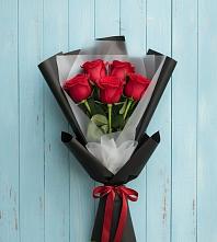 Букет цветов из:  Розы в Устье Вологодская область