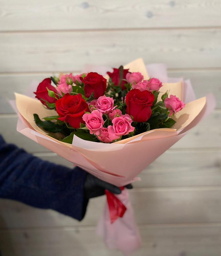 Букет цветов из: Розы в Устье Вологодская область