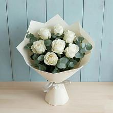 Букет Белые розы в Эвкалипте в Устье Вологодская область