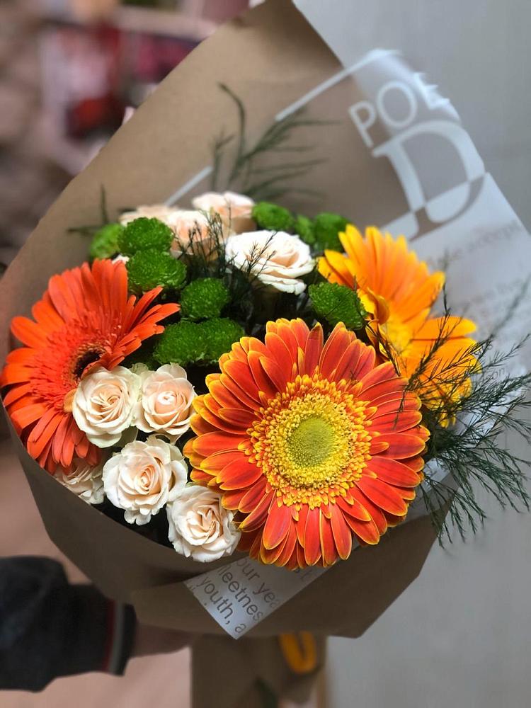 Букет цветов из: Герберы, Хризантемы и Розы в Устье Вологодская область