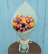 Букет цветов из:  Розы в Устье Вологодская область