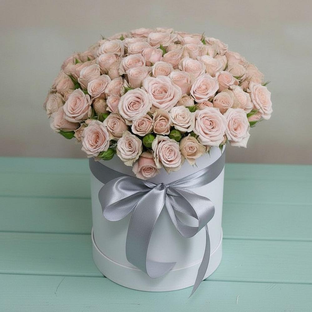 Цветочная композиция из Розы в шляпной коробке в Устье Вологодская область